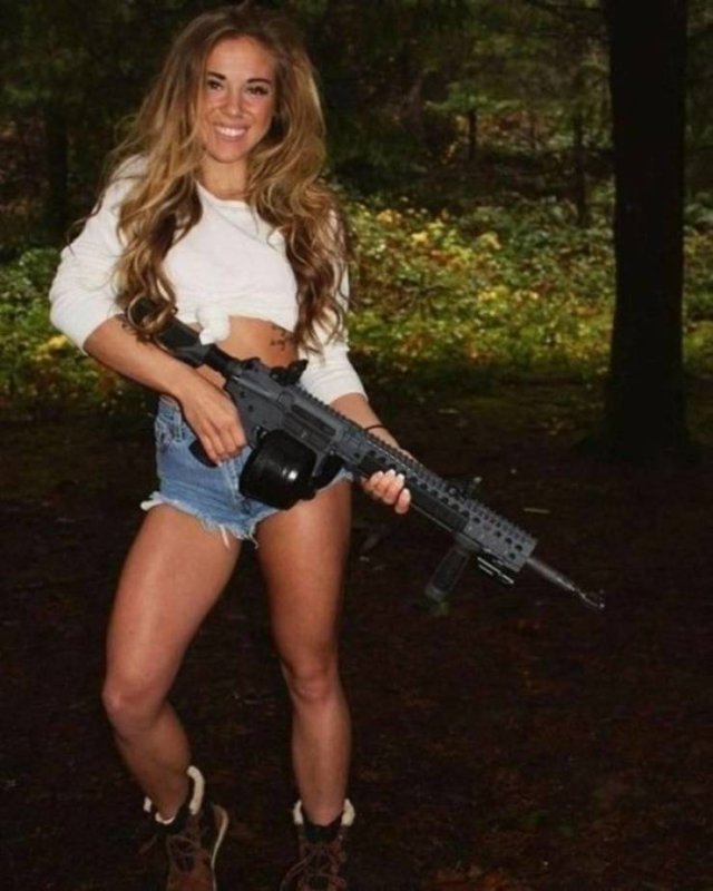 WOMEN WITH WEAPONS...8 C2l5BVtf_o