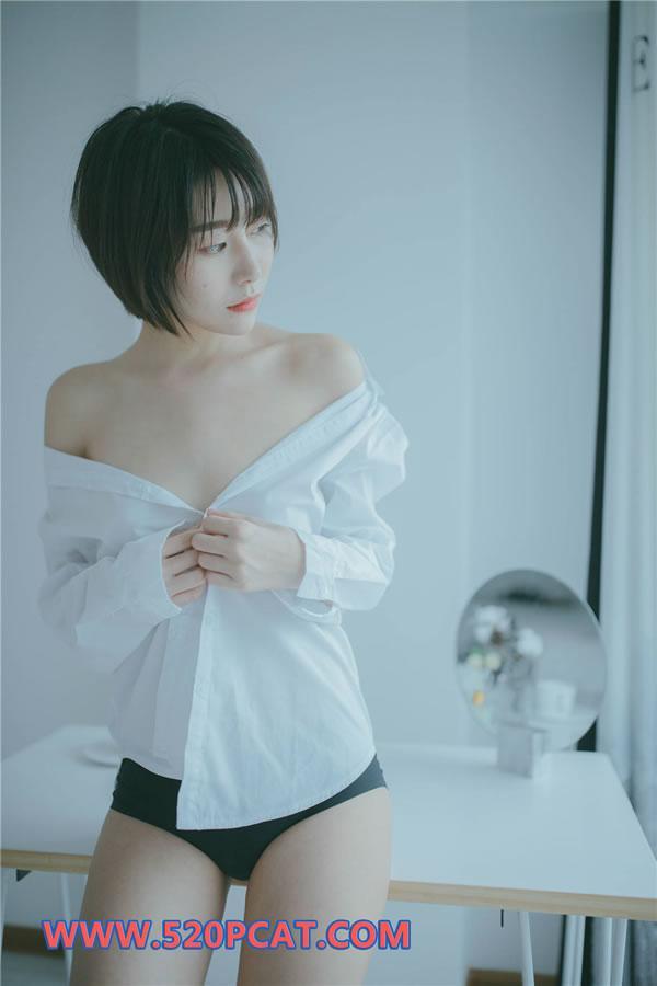 潘多拉NO.233期白衣美女半露私房写真(7)