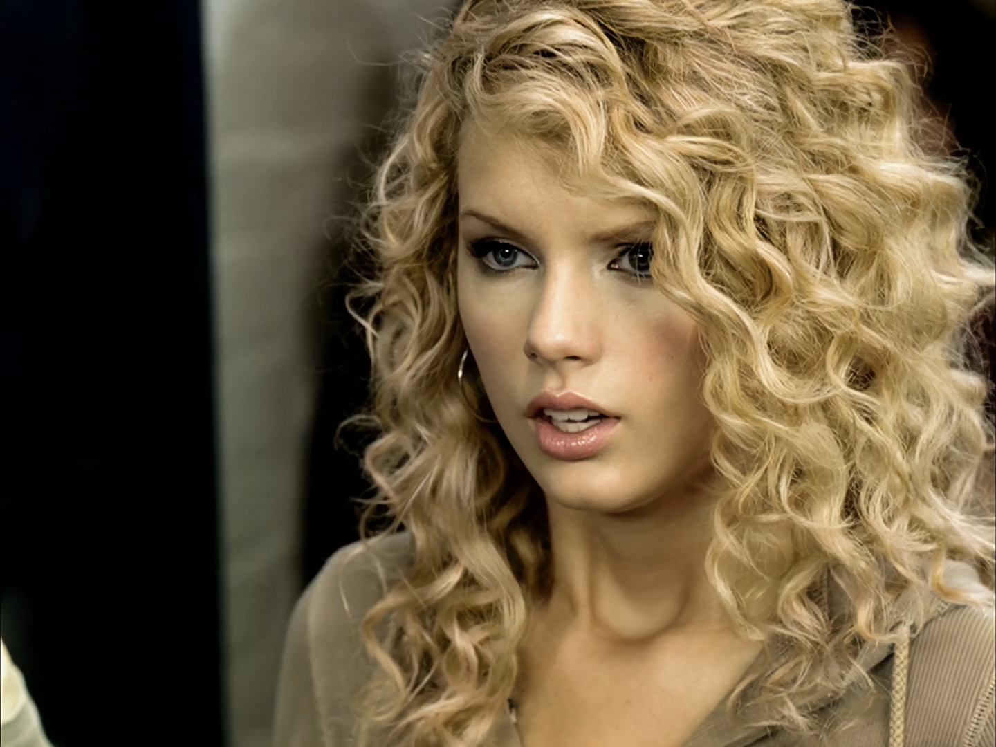 Taylor Swift Teardrops On My Guitar Upscale 1080p Sharemaniaus 