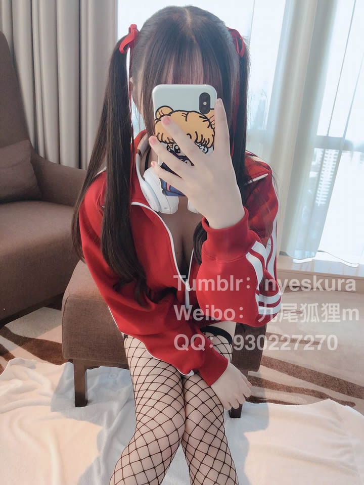 Need for Loli net red nine -tailed fox M red sportswear without holy light photo 22