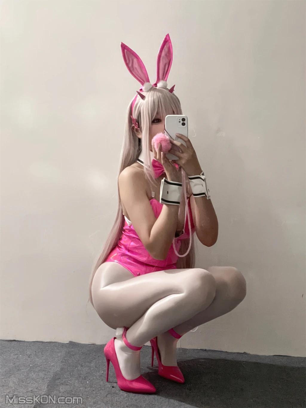 Coser@轩萧学姐: 胜利女神 毒蛇兔女郎 (105 photos )(98)