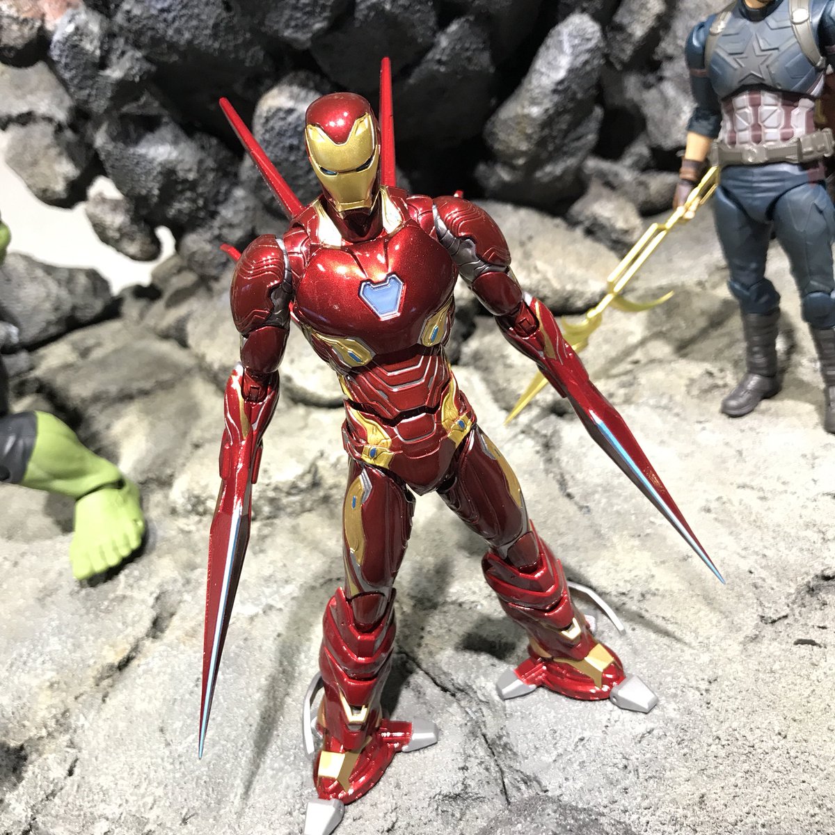 Avengers - Infinity Wars (S.H. Figuarts / Bandai) - Page 12 VyvzlFim_o