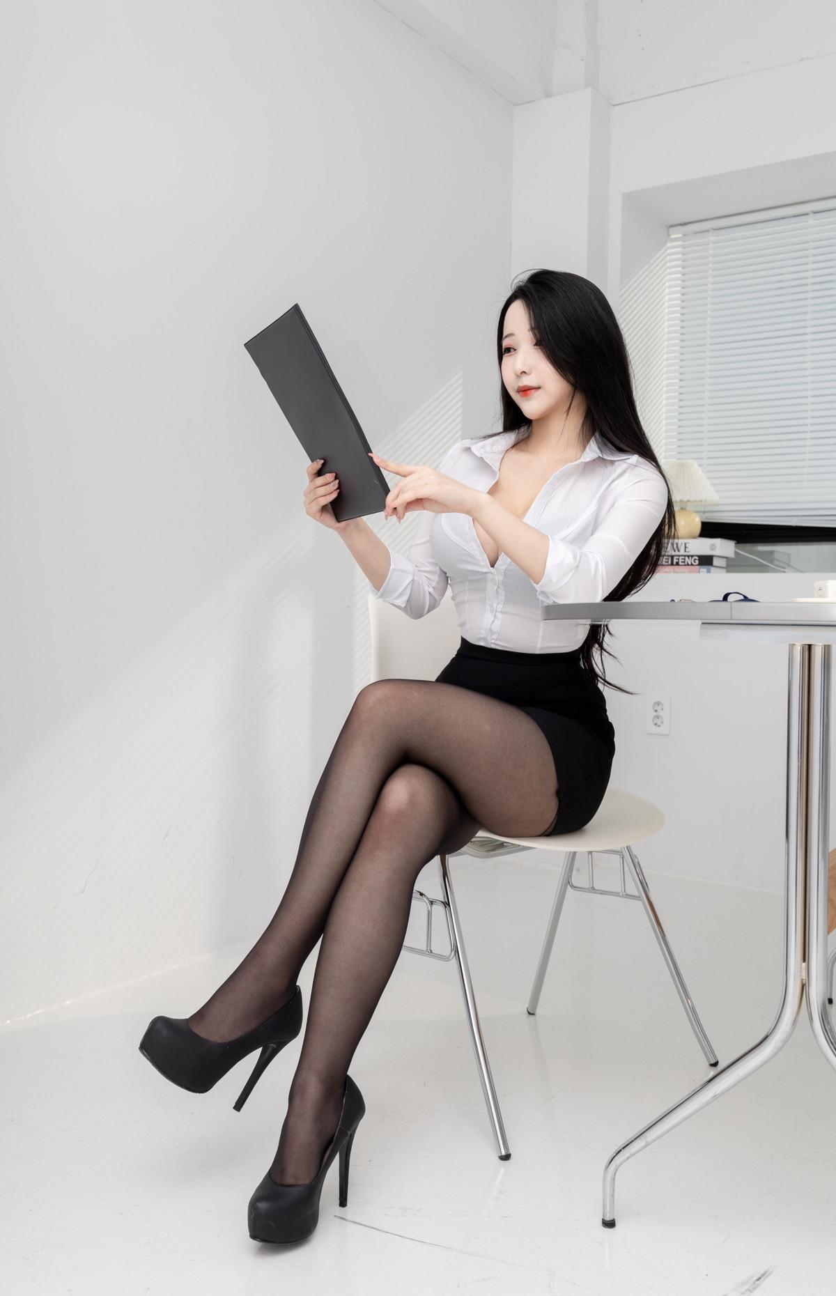 Seolhwa 설화, [PUSSYLET] Office Set.01(2)