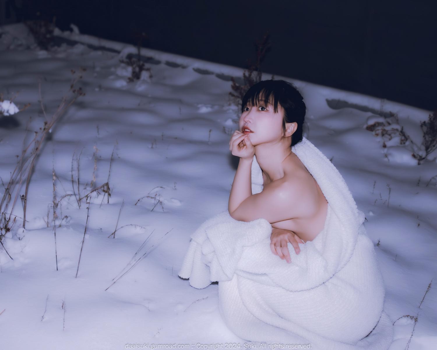 Suki 숙희, Photobook “Snowy Night” Set.01(6)