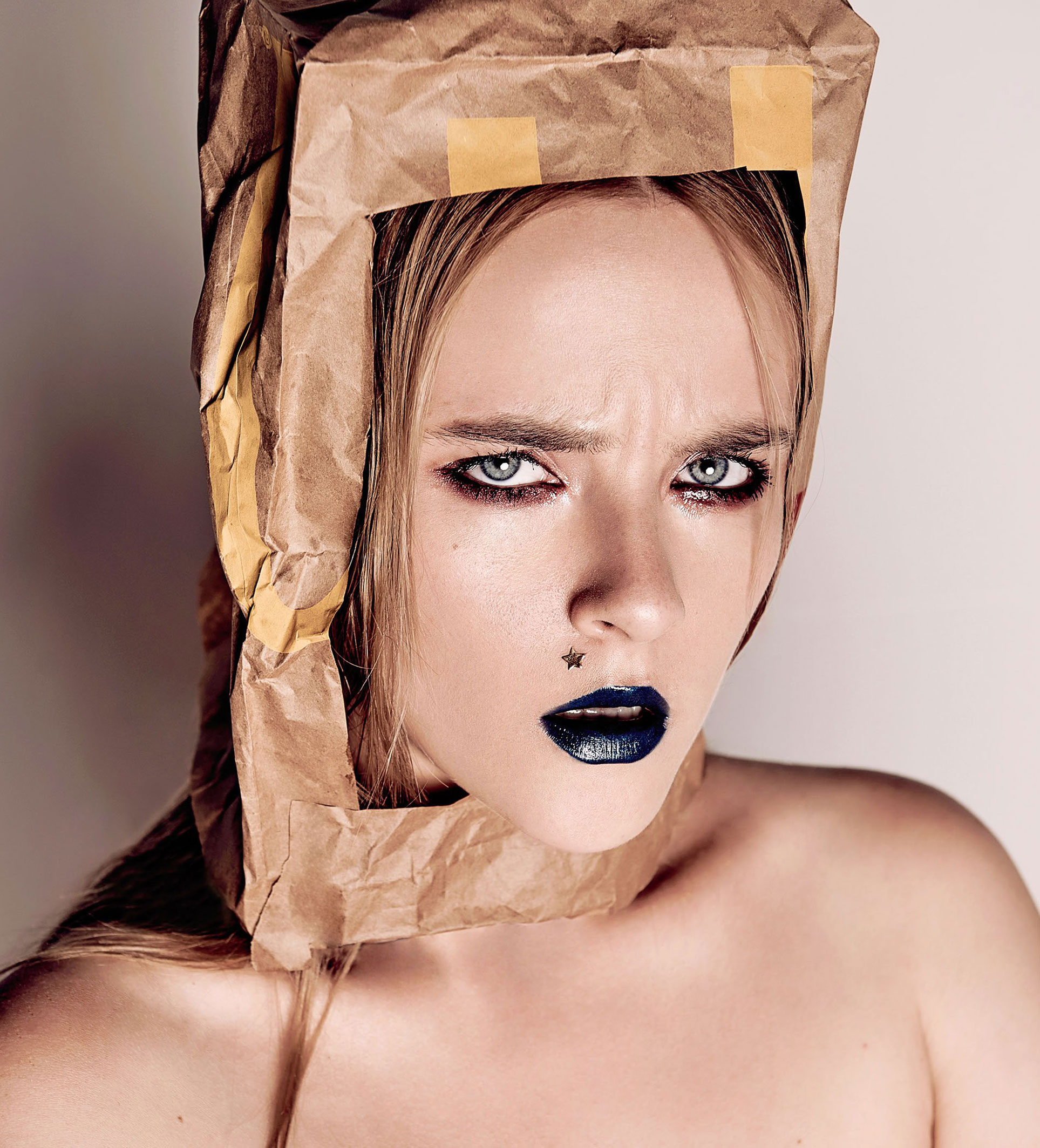 MacDonalds / Elizabeth Kashintseva by Alexey Yanbaev Елизавета Кашинцева и доставка из МакДональдс / фото 04