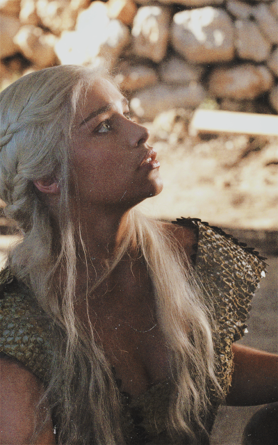 Emilia Clarke 1p4BJC9R_o