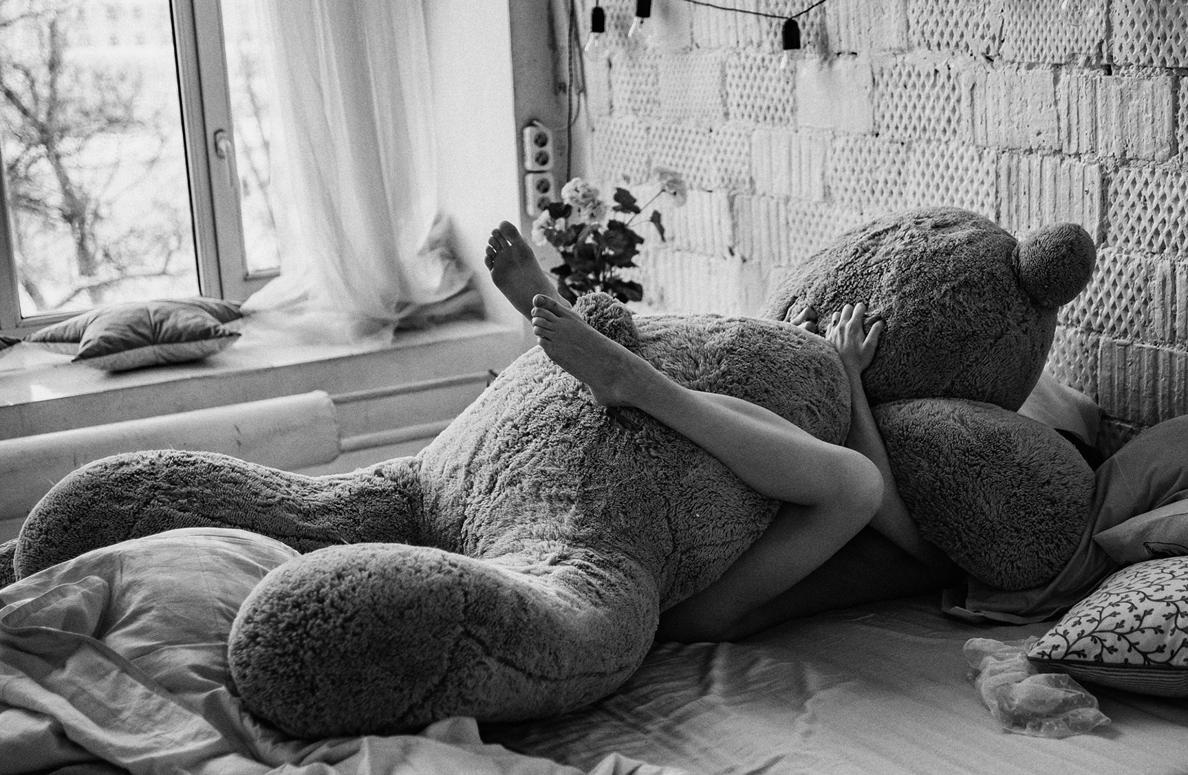жених и невеста - Полина Князева в постели с игрушечным медведем / Polina Knyazeva nude by Alexey Trifonov жених и невеста - Полина Князева в постели с игрушечным медведем / Polina Knyazeva nude by Alexey Trifonov