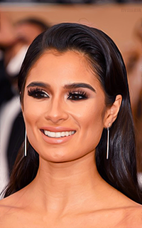 Diane Guerrero RPnyxAJM_o