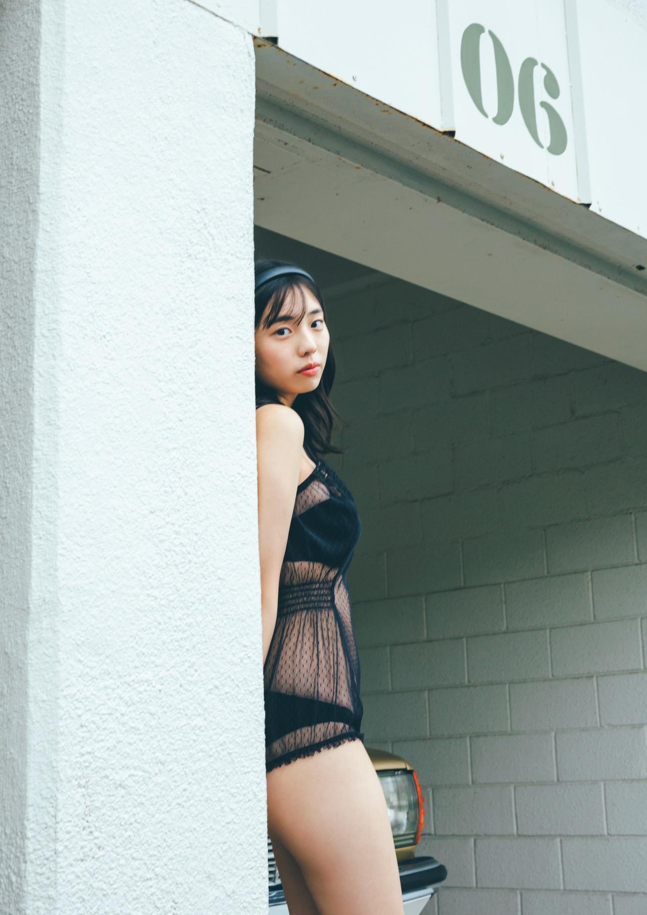 Hina Kikuchi 菊地姫奈, デジタル写真集 「moment」 Set.03(10)