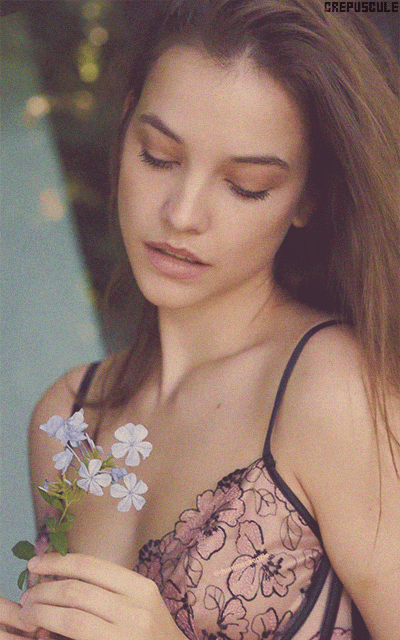 Barbara Palvin - Page 19 P4EVWDbD_o