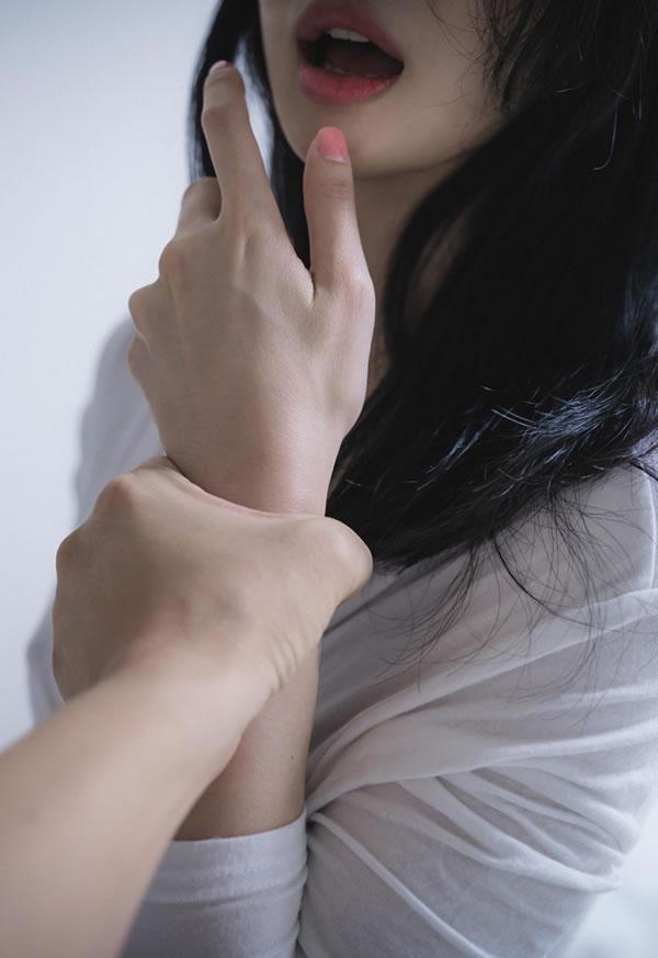 漂亮小姐姐Yeha被尾随的女OL无圣光图集(10)