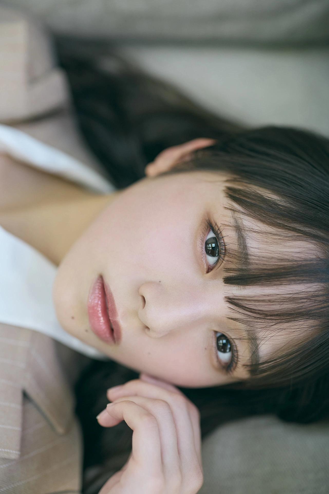 Izuki Shimoda 下田衣珠季, Young Magazine 2025 No.44 (ヤングマガジン 2025年44号)(18)
