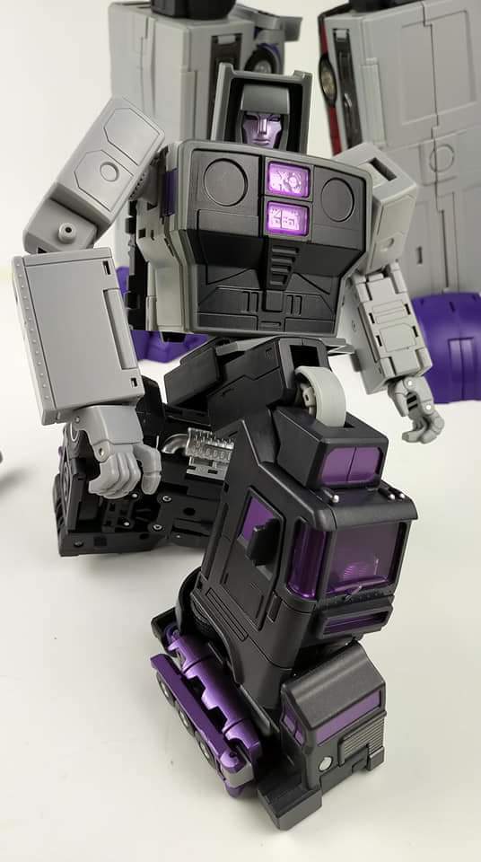 [DX9toys] Produit Tiers - Jouet Attila (D13 à D17) - aka Menasor/Menaseur (Stunticons) - Page 3 0rFHGYMU_o