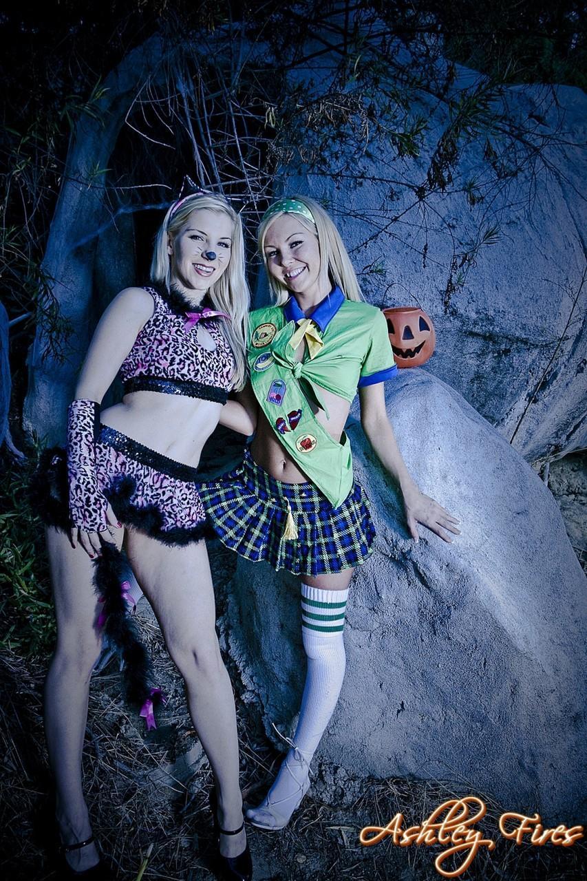 Naughty blonde chicks Aaliyah Love and Ashley Fires celebrating Halloween(5)