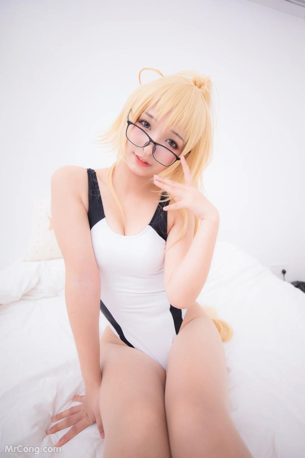 Coser@神楽坂真冬 Vol.036: 电子相册-白贞德《Swimingthedrea》(150 photos)(104)