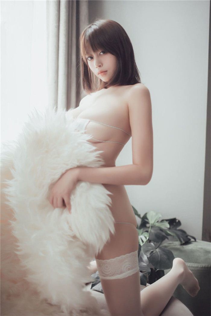 奈汐酱nice 毛衣比基尼写真(3)