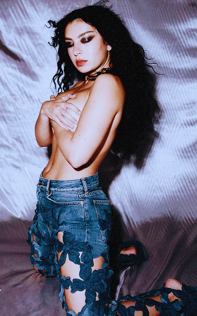 Charli XCX 5YSl5FUC_o