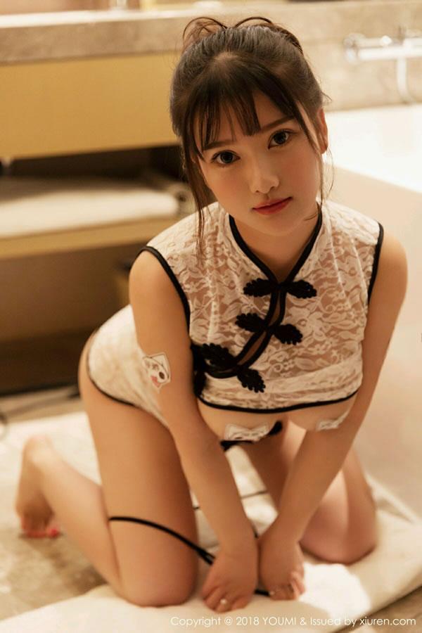 尤蜜荟VOL.250小尤奈镂空古典风内衣写真(32)