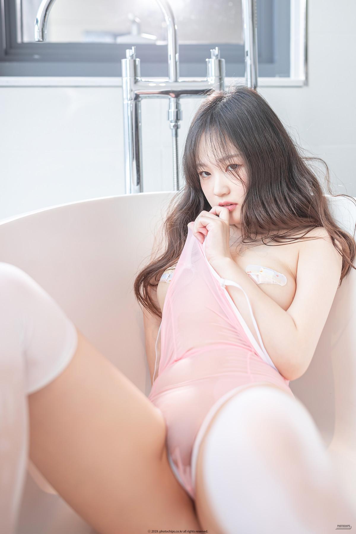 Sia 시아, [Photochips] Vol.83 Photobook Set.01(59)