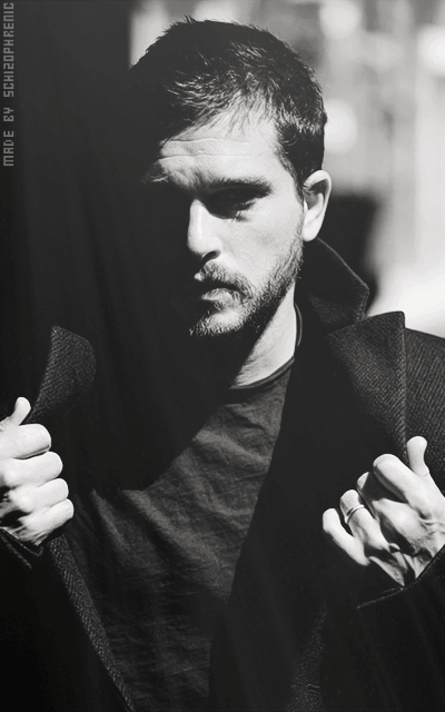 Kit Harington IQEsWHfP_o