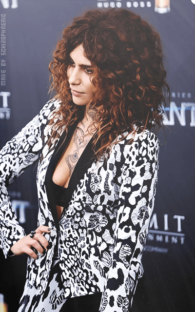 Nadia Hilker ZY572Ylp_o