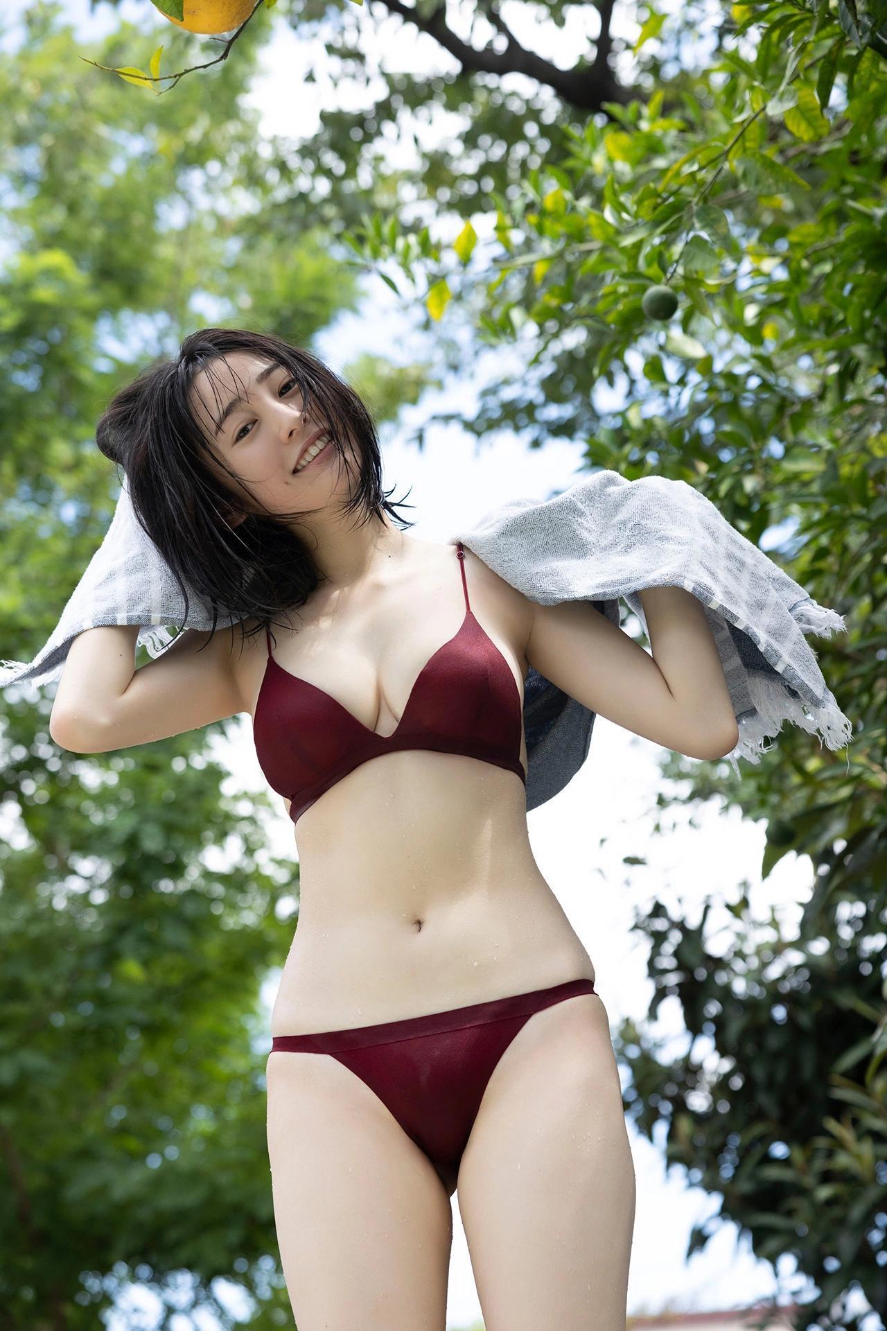 Miu Shirahama 白濱美兎, FLASHデジタル写真集 「ちょっぴりオトナ」 Set.01(24)