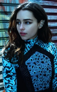 brunetka - Emilia Clarke KC2YeWsr_o