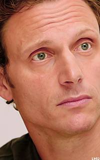 Tony Goldwyn GvkE3lEi_o