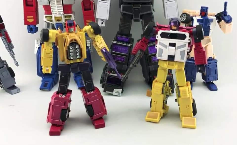 [X-Transbots] Produit Tiers - Jouets Berserkars forme Monolith (MX-XIII à MX-VII) - aka Stunticons forme Menasor/Menaseur - Page 5 34g2PkEr_o