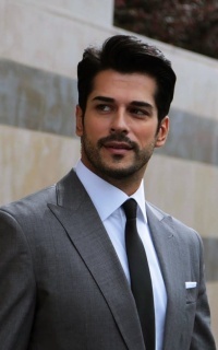 Burak Özçivit Z0YRtIsV_o