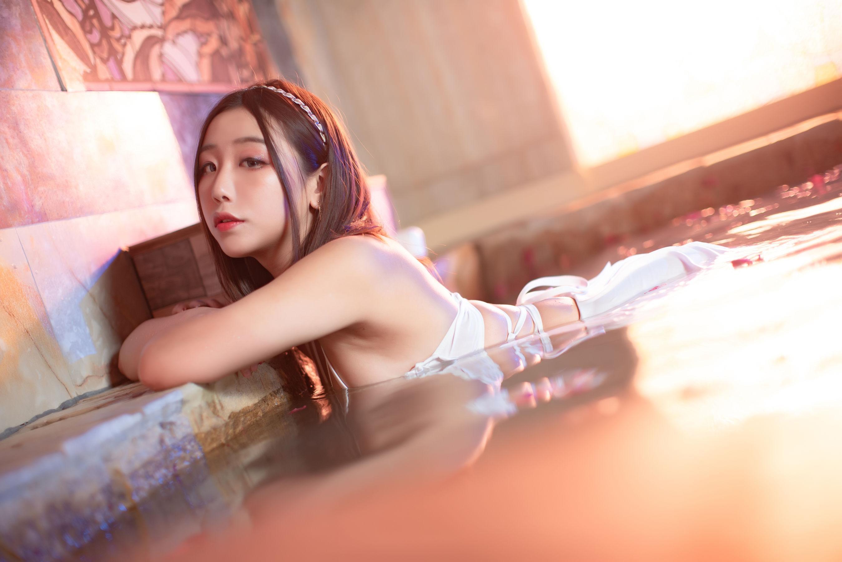 [网红COSER] 动漫博主穆零Mu0 – 温泉 倒影(33)