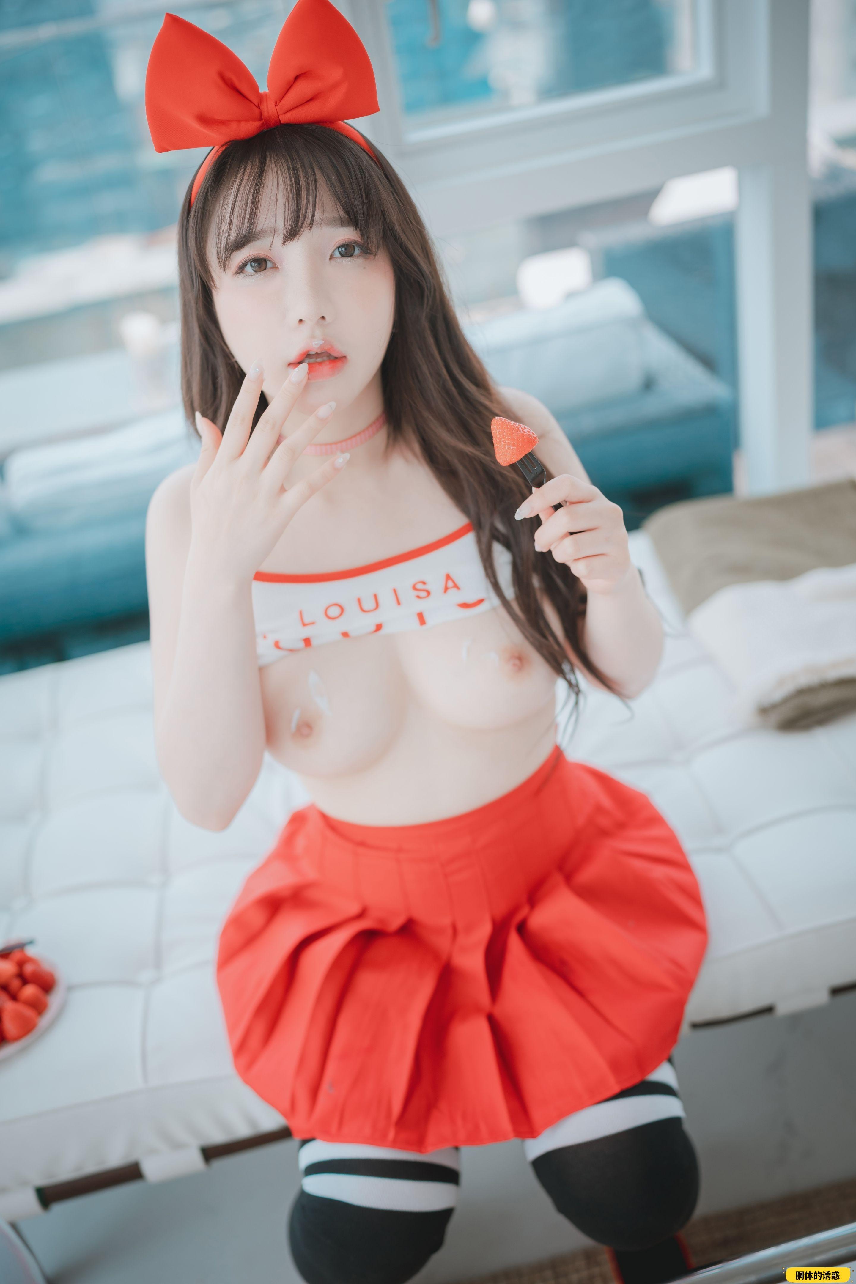 孙乐乐 Strawbeery Girl