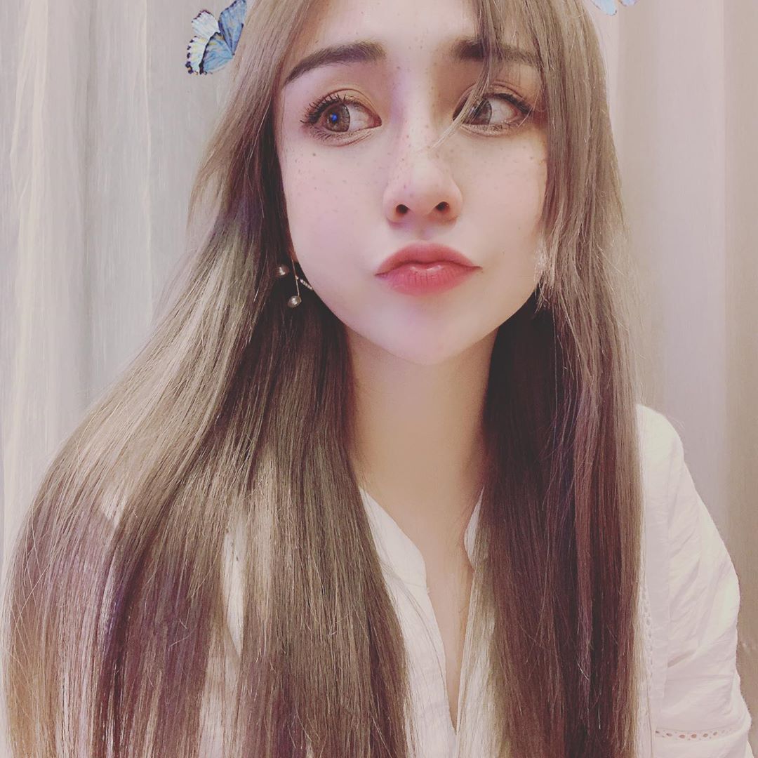 直播正妹—安安🐱 Hk3SYzwQ o - 直播正妹—安安🐱