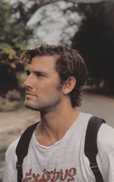 Alex Pettyfer YjS6VJuR_o