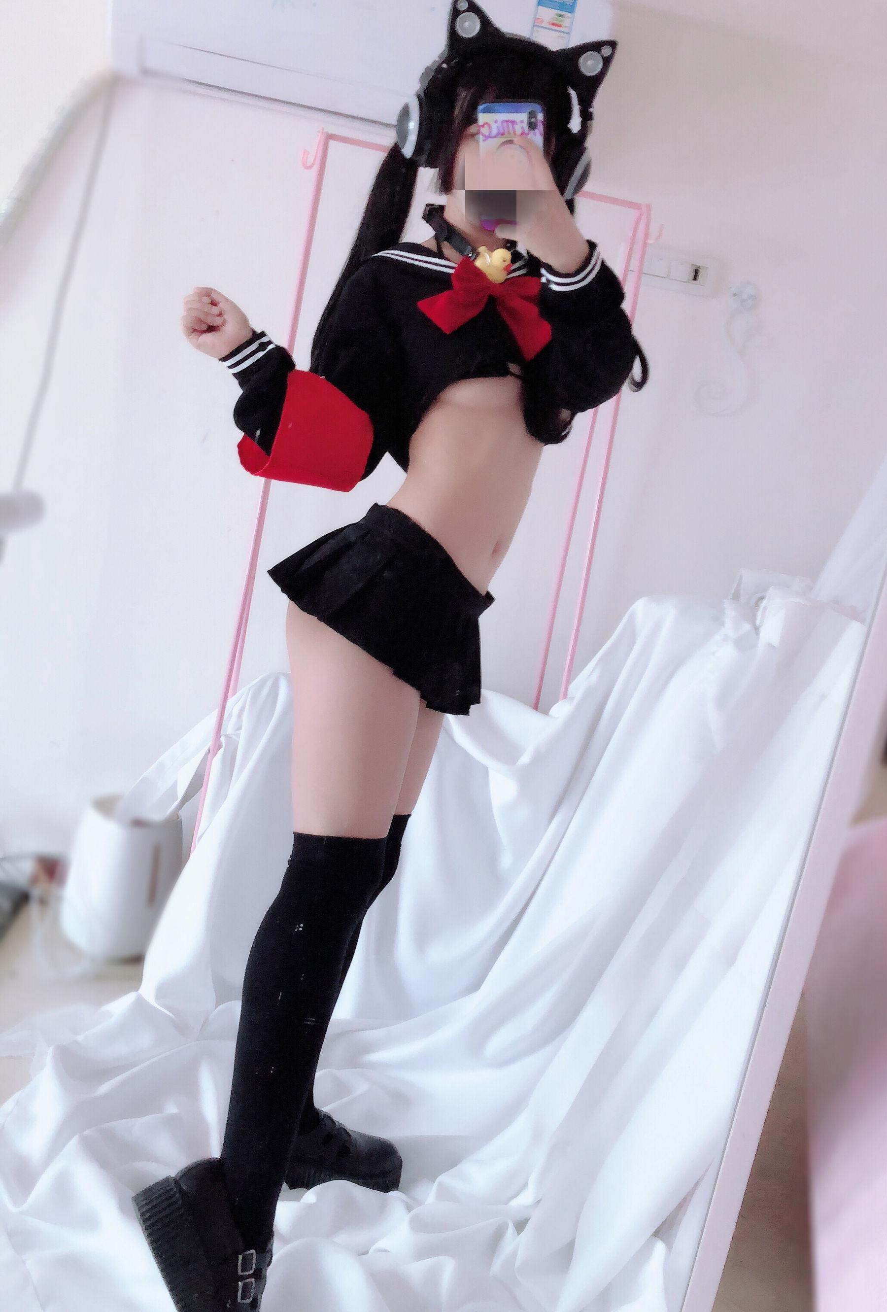 [网红COSER] 桜井宁宁 – 半乳制服 写真集(30)