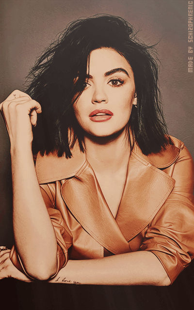 Lucy Hale BhpvwAmX_o