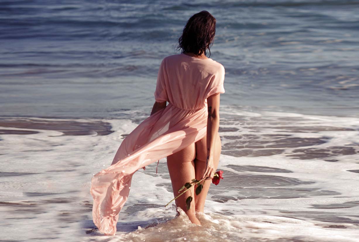 Kiss for a Rose / Shei Phan nude by Kenn Perry Kiss for a Rose / Shei Phan nude by Kenn Perry