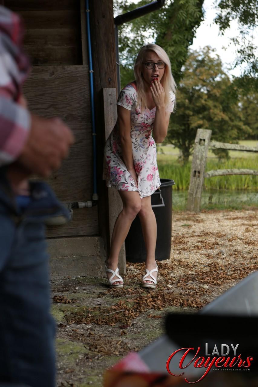 Farmer's wife Chloe Toy teases her wanking hubby in sexy lingerie in the barn(3)