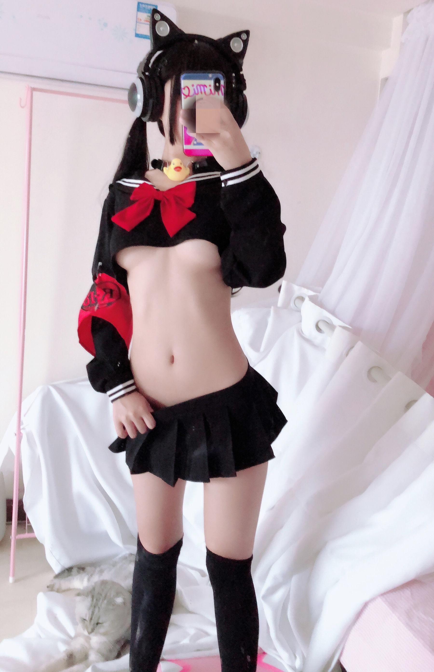 [网红COSER] 桜井宁宁 – 半乳制服 写真集(16)