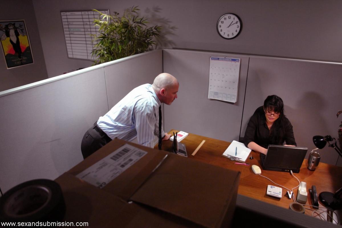 Hot secretary Eva Angelina gets fucked by her boss on her office desk(2)