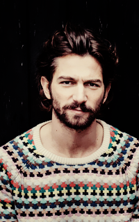 Michiel Huisman HBuRx1IY_o