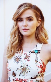 Zoey Deutch PUApQ02R_o