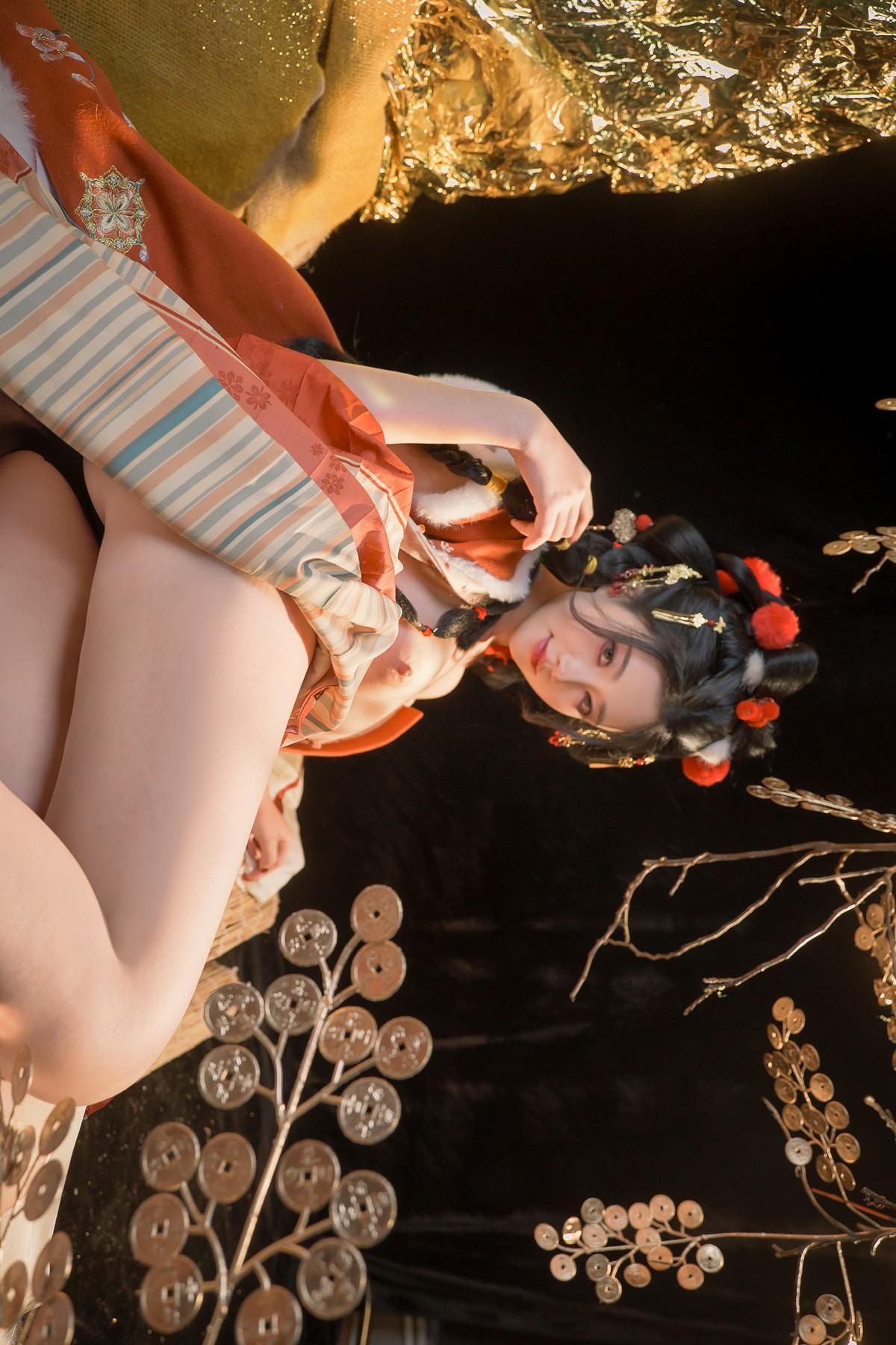 年年Nnian, ヌード写真集 Golden Tree(10)