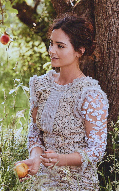 Jenna Coleman - Page 2 KOaPZZvP_o