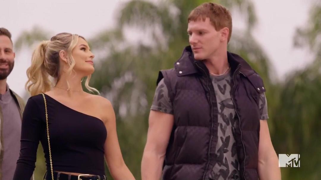 Siesta Key S03E22 Im Falling for Sam 720p HDTV x264-CRiMSON Siesta Key S03E22 Im Falling for Sam 720p HDTV x264-CRiMSON