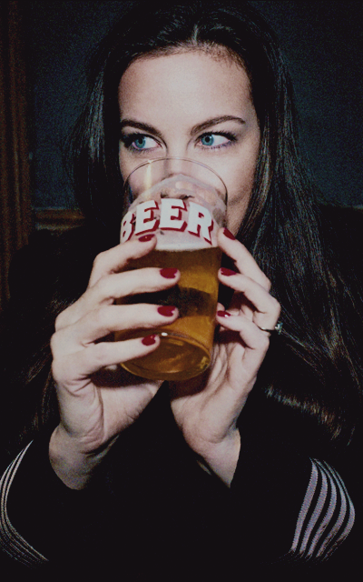 Liv Tyler SyV3gNtS_o