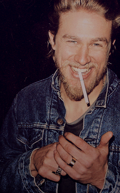 Charlie Hunnam 6G2riFhj_o