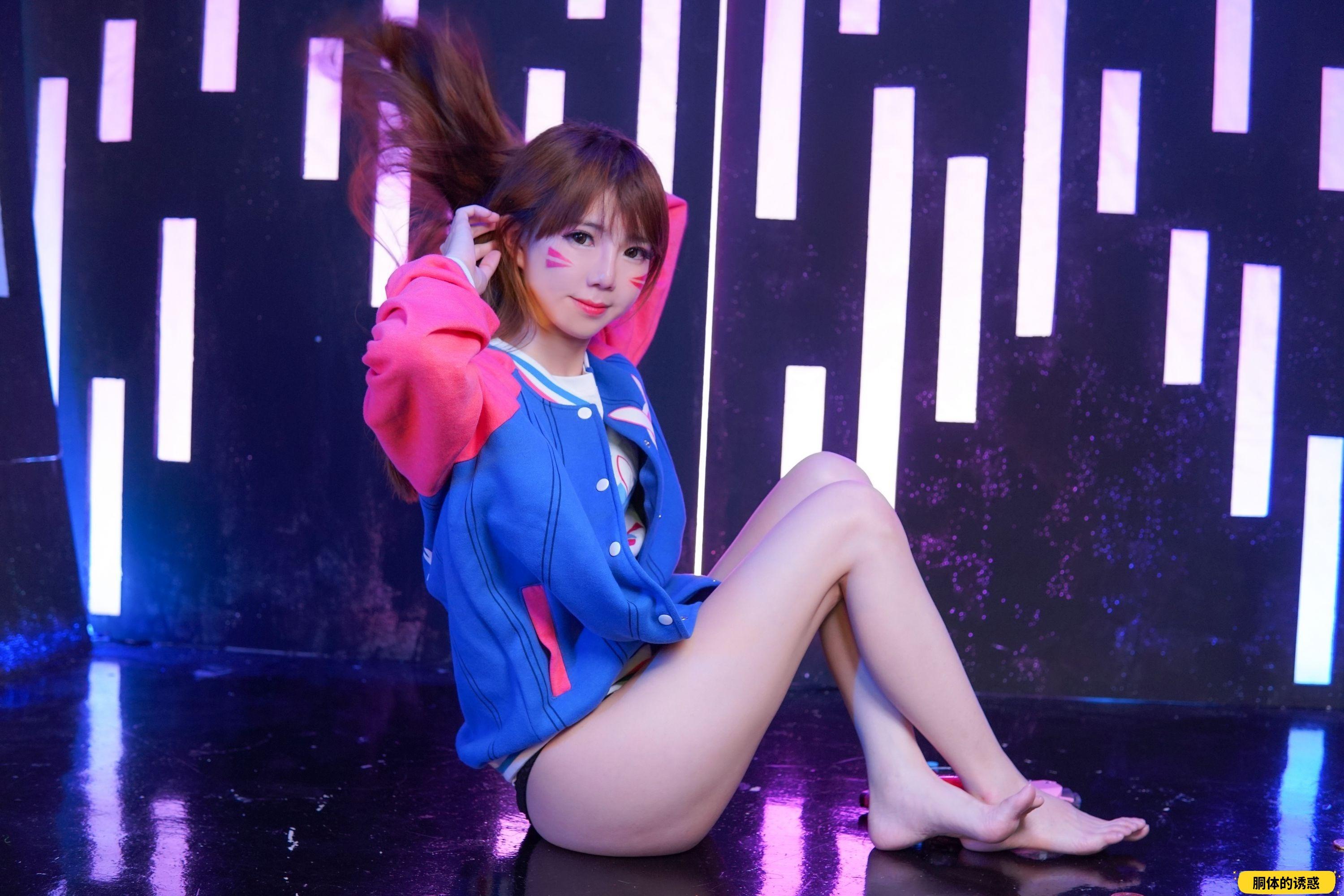 Sally Dorasnow - DVA Gamer Girl [10P-103MB]