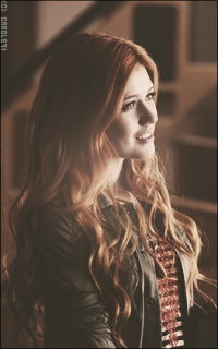 Katherine McNamara TlhwQYht_o