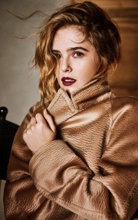 Zoey Deutch JzXhsMYT_o